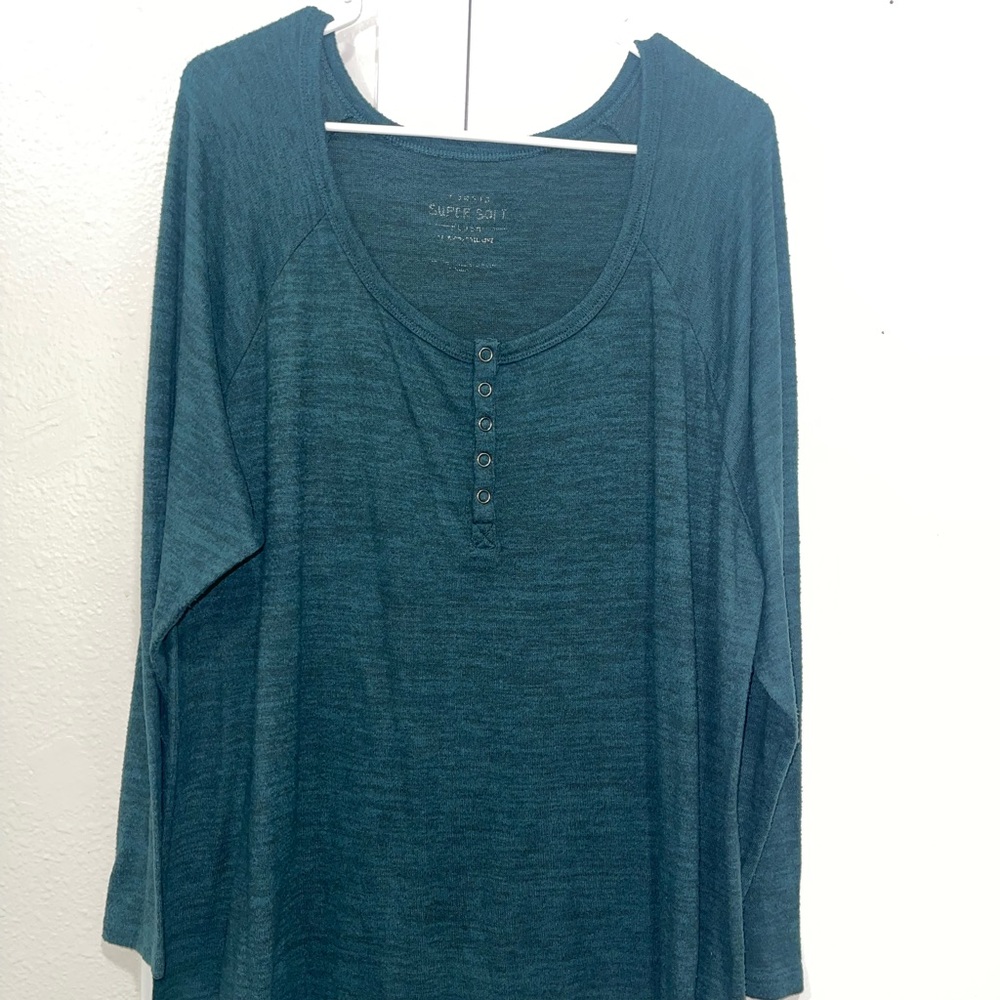 Super soft long sleeve snap henley